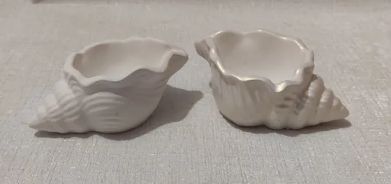 Гіпсове кашпо у формі раковини