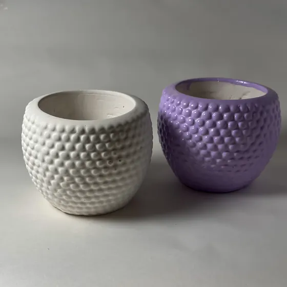 Стильне гіпсове кашпо з текстурою