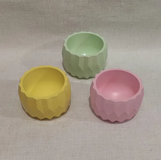 Гіпсове кашпо з гранями мале