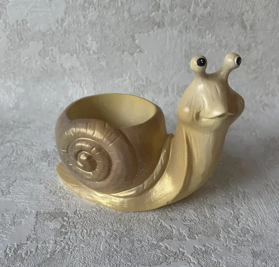 Гіпсове кашпо у формі равлика