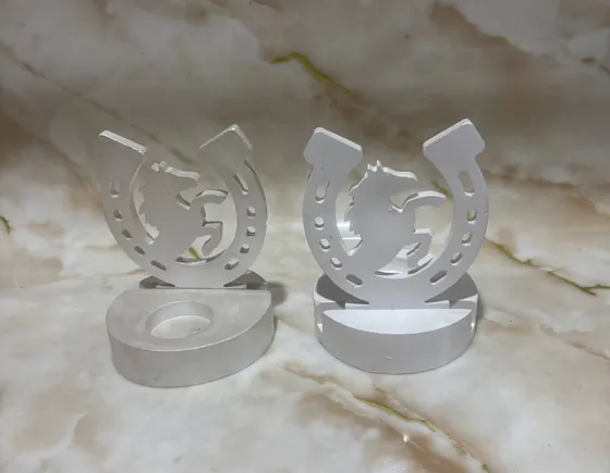 Гіпсове кашпо з конем