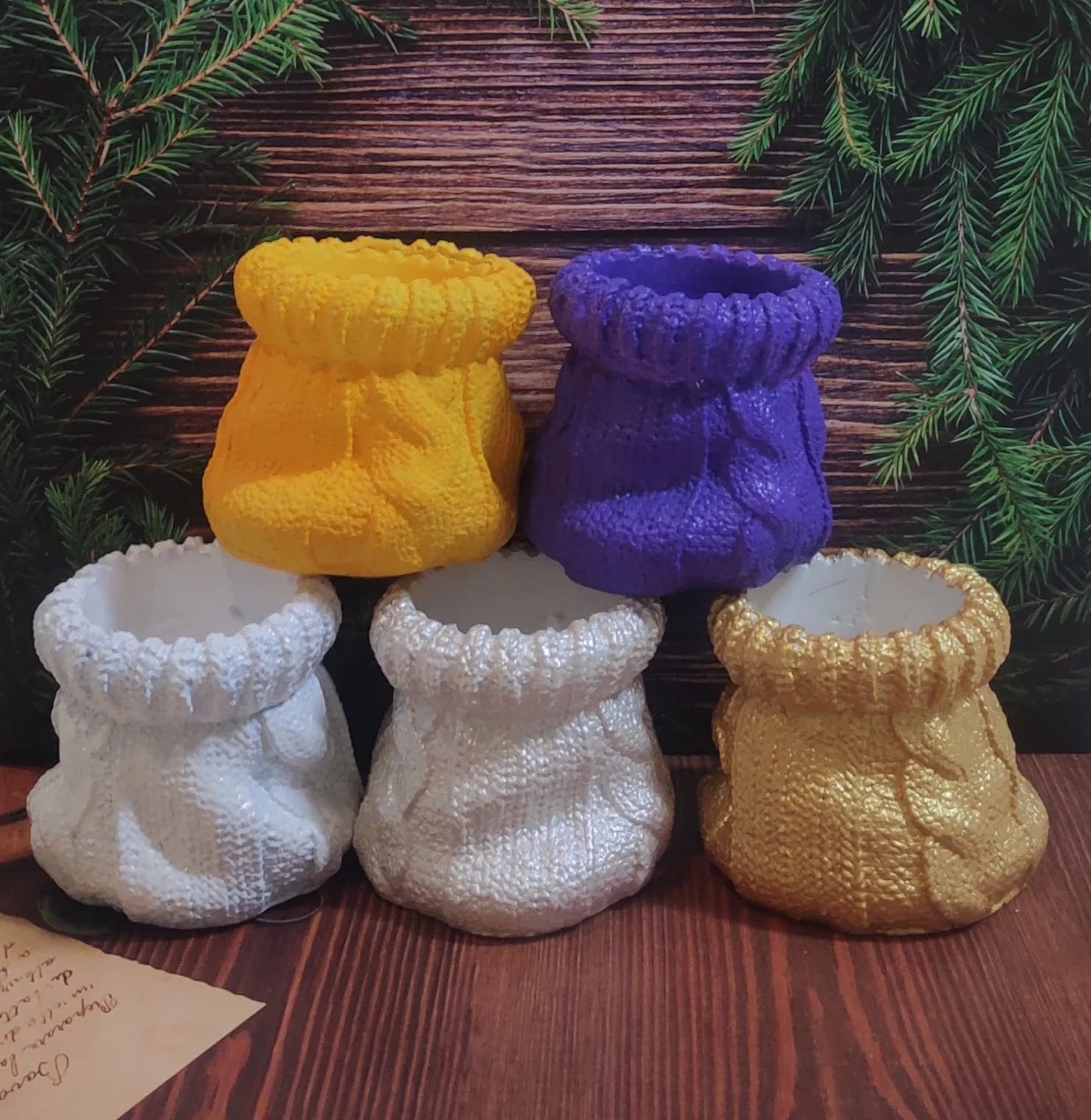 Гіпсове кашпо у формі в'язаний мішечок