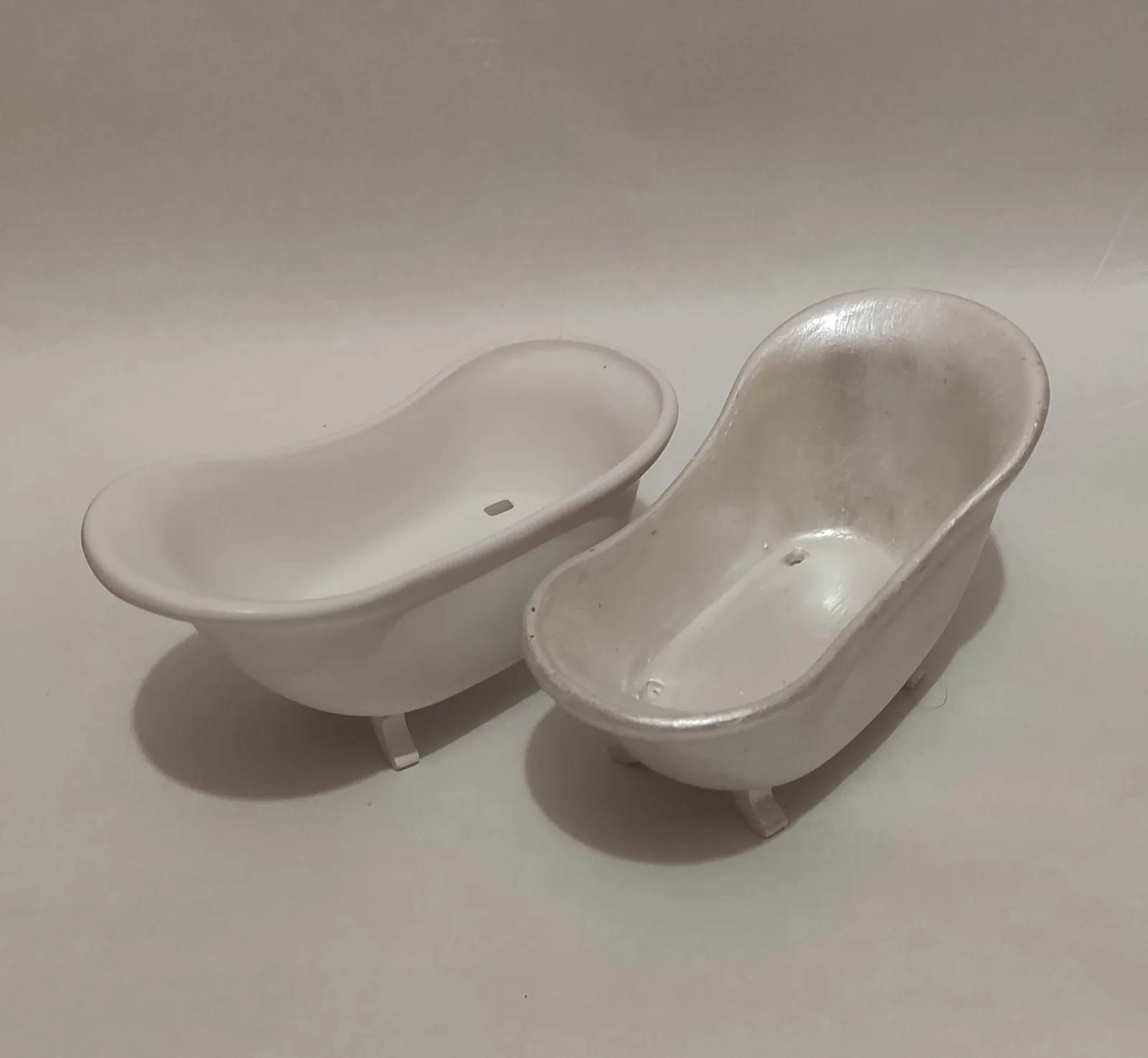 Гіпсове кашпо у формі ванночки