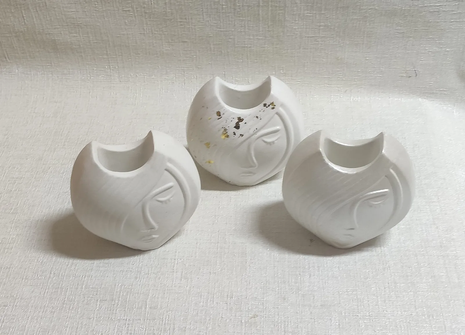 Гіпсове кашпо у формі дівчинки