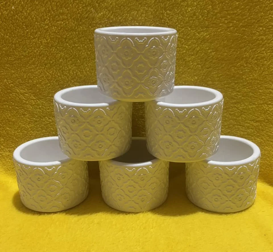 Гіпсові кашпо з елегантним візерунком